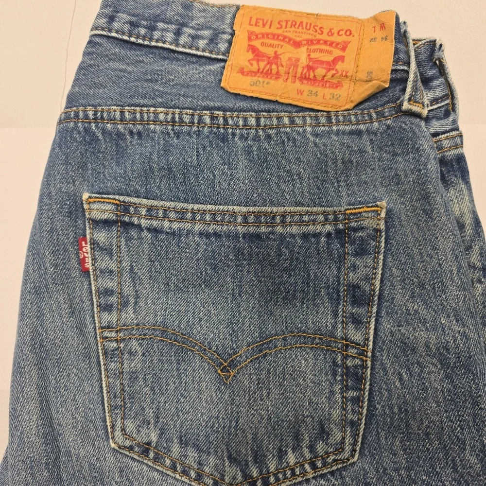 Levi's 501 Original Fit Button Fly Blue‎ Denim Jeans Mens 34x32 Medium Wash